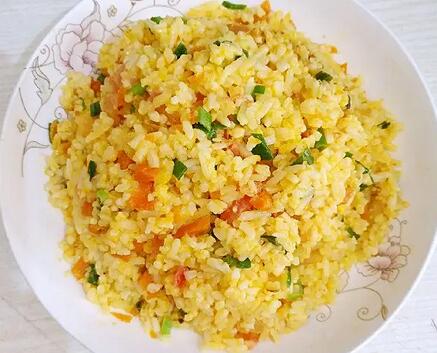 蛋炒饭怎样做才好吃(蛋炒饭怎样做才好吃视频)
