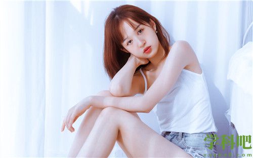 向日葵app下载进入网址：一款无广告的美女视频软件。