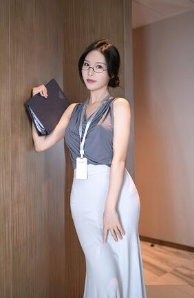 对着镜子安慰自己是怎么回事(对着镜子跟自己说些什么话)