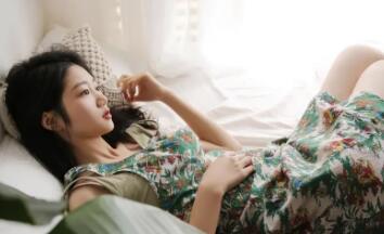 密桃直播间APP集娱乐、互动、才艺大赛为一体，网友：大型高端视频直播平台。