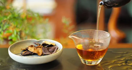 陈皮和什么一起泡水是最佳搭配(陈皮和枸杞子泡水的功效与作用)