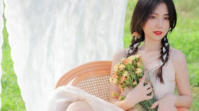 英语老师给我吃她的小兔兔(英语老师给我吃她的小兔兔)