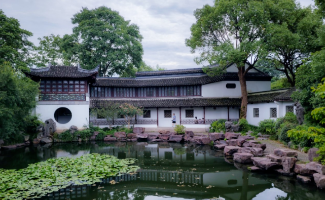 学院和大学的区别，叫学院的就一定比大学“差”？