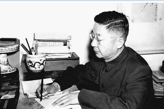 老舍的代表作品有哪些？老舍的人物生平简介