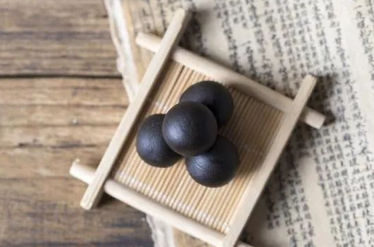 附子理中丸的功效与作用，附子理中丸什么样的人适合吃？