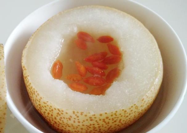 雪梨生吃可以润肺止咳吗梨生吃和熟吃哪个止咳(雪梨生吃好还是煮水喝好)