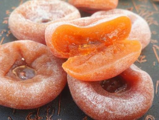 柿饼不能和什么一起吃吃柿饼注意什么(请问柿饼不能和什么一起吃)